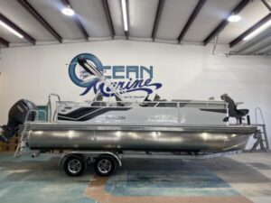 2025 23' AVALON VNT FNC23T