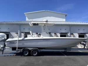 2016 27' BOSTON WHALER 270 DAUNTLESS
