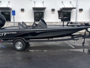 2022 17' Nitro Z17